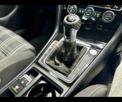 Volkswagen Golf VOLKSWAGEN GOLF 2.0 -  It comes equipped with  Sat nav, Cruise control , Heated seat - 25