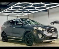 Kia Sorento This 2016 Kia Sorento CRDi KX-3 boasts a full service history and a clear vehicle histor