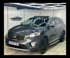 Kia Sorento This 2016 Kia Sorento CRDi KX-3 boasts a full service history and a clear vehicle histor - 7