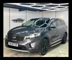 Kia Sorento This 2016 Kia Sorento CRDi KX-3 boasts a full service history and a clear vehicle histor - 8
