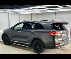 Kia Sorento This 2016 Kia Sorento CRDi KX-3 boasts a full service history and a clear vehicle histor - 10