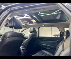 Kia Sorento This 2016 Kia Sorento CRDi KX-3 boasts a full service history and a clear vehicle histor - 20