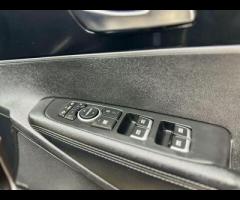 Kia Sorento This 2016 Kia Sorento CRDi KX-3 boasts a full service history and a clear vehicle histor - 23