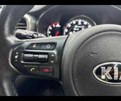 Kia Sorento This 2016 Kia Sorento CRDi KX-3 boasts a full service history and a clear vehicle histor - 26