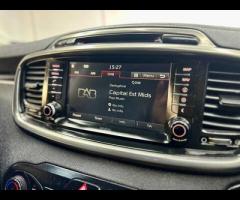 Kia Sorento This 2016 Kia Sorento CRDi KX-3 boasts a full service history and a clear vehicle histor - 32
