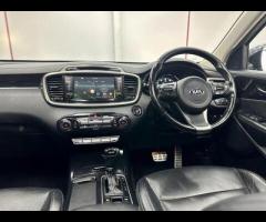 Kia Sorento This 2016 Kia Sorento CRDi KX-3 boasts a full service history and a clear vehicle histor - 35