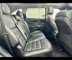 Kia Sorento This 2016 Kia Sorento CRDi KX-3 boasts a full service history and a clear vehicle histor - 38