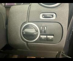 Land Rover Discovery 4 This luxurious Landmark edition Land Rover Discovery offers superior comfort - 19