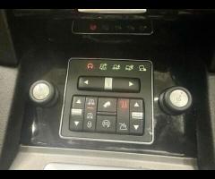 Land Rover Discovery 4 This luxurious Landmark edition Land Rover Discovery offers superior comfort - 26