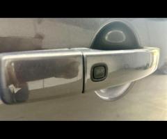 Land Rover Discovery 4 This luxurious Landmark edition Land Rover Discovery offers superior comfort - 34