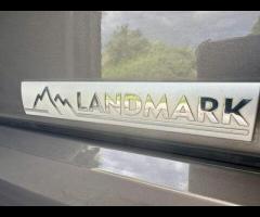 Land Rover Discovery 4 This luxurious Landmark edition Land Rover Discovery offers superior comfort - 41