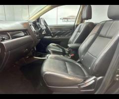 Mitsubishi Outlander STUNNING MITSUBISHI OUTLANDER 2.0 PHEV GX4H, ONLY 2 FORMER KEEPER, FULL MAIN DE - 19