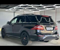Mercedes-Benz M Class STUNNING MERCEDES ML63 5.5 PETROL V8 BI TURBO, ONLY DONE 81,000, FULL MERCEDES - 14