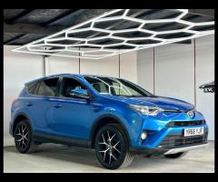 Toyota RAV4 We are offering this feature-rich 2016 Toyota RAV4 2.2 D-CAT Invincible SUV 5dr Diesel A