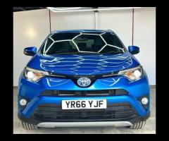 Toyota RAV4 We are offering this feature-rich 2016 Toyota RAV4 2.2 D-CAT Invincible SUV 5dr Diesel A - 4