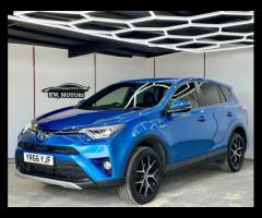 Toyota RAV4 We are offering this feature-rich 2016 Toyota RAV4 2.2 D-CAT Invincible SUV 5dr Diesel A - 7