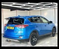 Toyota RAV4 We are offering this feature-rich 2016 Toyota RAV4 2.2 D-CAT Invincible SUV 5dr Diesel A - 12