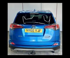 Toyota RAV4 We are offering this feature-rich 2016 Toyota RAV4 2.2 D-CAT Invincible SUV 5dr Diesel A - 13