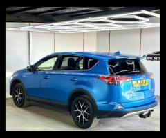 Toyota RAV4 We are offering this feature-rich 2016 Toyota RAV4 2.2 D-CAT Invincible SUV 5dr Diesel A - 15