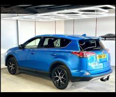 Toyota RAV4 We are offering this feature-rich 2016 Toyota RAV4 2.2 D-CAT Invincible SUV 5dr Diesel A - 16