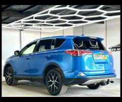 Toyota RAV4 We are offering this feature-rich 2016 Toyota RAV4 2.2 D-CAT Invincible SUV 5dr Diesel A - 17