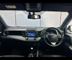 Toyota RAV4 We are offering this feature-rich 2016 Toyota RAV4 2.2 D-CAT Invincible SUV 5dr Diesel A - 18