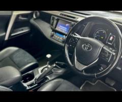 Toyota RAV4 We are offering this feature-rich 2016 Toyota RAV4 2.2 D-CAT Invincible SUV 5dr Diesel A - 19