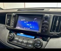 Toyota RAV4 We are offering this feature-rich 2016 Toyota RAV4 2.2 D-CAT Invincible SUV 5dr Diesel A - 33