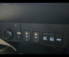 Toyota RAV4 We are offering this feature-rich 2016 Toyota RAV4 2.2 D-CAT Invincible SUV 5dr Diesel A - 42