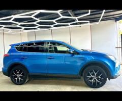 Toyota RAV4 We are offering this feature-rich 2016 Toyota RAV4 2.2 D-CAT Invincible SUV 5dr Diesel A - 47
