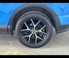 Toyota RAV4 We are offering this feature-rich 2016 Toyota RAV4 2.2 D-CAT Invincible SUV 5dr Diesel A - 49