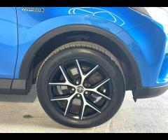 Toyota RAV4 We are offering this feature-rich 2016 Toyota RAV4 2.2 D-CAT Invincible SUV 5dr Diesel A - 52