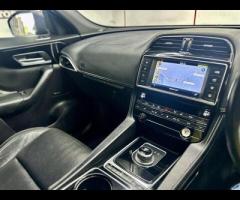 Jaguar F-PACE STUNNING JAGUAR F-PACE 3.0 D300 V6 S SPORT AWD TOP OF THE RANGE FULLY LOADED SPEC BLAC - 30