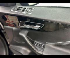 Jaguar F-PACE STUNNING JAGUAR F-PACE 3.0 D300 V6 S SPORT AWD TOP OF THE RANGE FULLY LOADED SPEC BLAC - 32