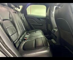 Jaguar F-PACE STUNNING JAGUAR F-PACE 3.0 D300 V6 S SPORT AWD TOP OF THE RANGE FULLY LOADED SPEC BLAC - 38