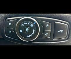 Ford Edge Boasting a full service history and a clear vehicle history check, this 2016 Ford Edge TDC - 26