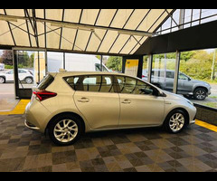 Toyota Auris 1.8 Auris Icon TSS Hybrid VVT-i CVT 5dr - 9