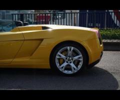 Lamborghini Gallardo Stunning Gallardo V10 E-Gear Finished In 3 Layer Special Giallo Paint With Blac - 20