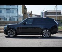 Land Rover Range Rover Stunning Range Rover D350 Autobiography Finished In Santorini Black Metallic - 8