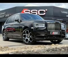 Rolls-Royce Cullinan Stunning Cullinan Black Badge Finished In Diamond Black With Black/White Interi