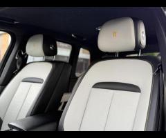 Rolls-Royce Cullinan Stunning Cullinan Black Badge Finished In Diamond Black With Black/White Interi - 13