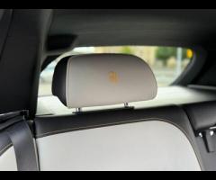 Rolls-Royce Cullinan Stunning Cullinan Black Badge Finished In Diamond Black With Black/White Interi - 18