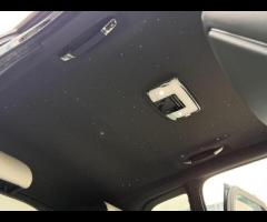 Rolls-Royce Cullinan Stunning Cullinan Black Badge Finished In Diamond Black With Black/White Interi - 32