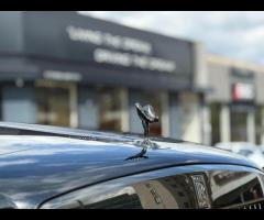 Rolls-Royce Cullinan Stunning Cullinan Black Badge Finished In Diamond Black With Black/White Interi - 61