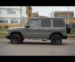 Mercedes-Benz G Class Stunning G63 AMG Finished In MANUFAKTUR Classic Grey With Bengal Red and Black - 9
