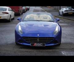 Ferrari California Stunning California T Finished in Special Order Blu Elettrico With Crema Leather. - 5