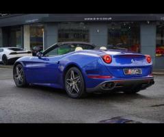 Ferrari California Stunning California T Finished in Special Order Blu Elettrico With Crema Leather. - 8