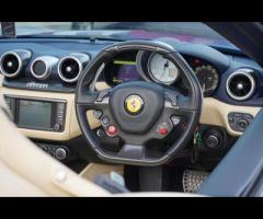 Ferrari California Stunning California T Finished in Special Order Blu Elettrico With Crema Leather. - 18