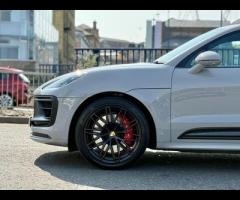 Porsche Macan Stunning Macan GTS PDK Finished In Crayon With Two Tone Leather Interior. Power Steeri - 39