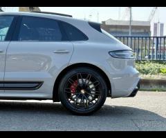 Porsche Macan Stunning Macan GTS PDK Finished In Crayon With Two Tone Leather Interior. Power Steeri - 40